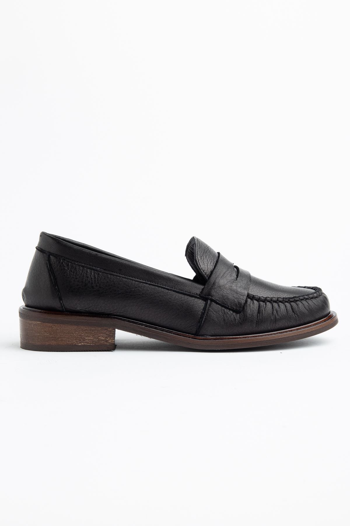 Kadın Siyah Klasik Hakiki Deri Loafer Ayakkabı