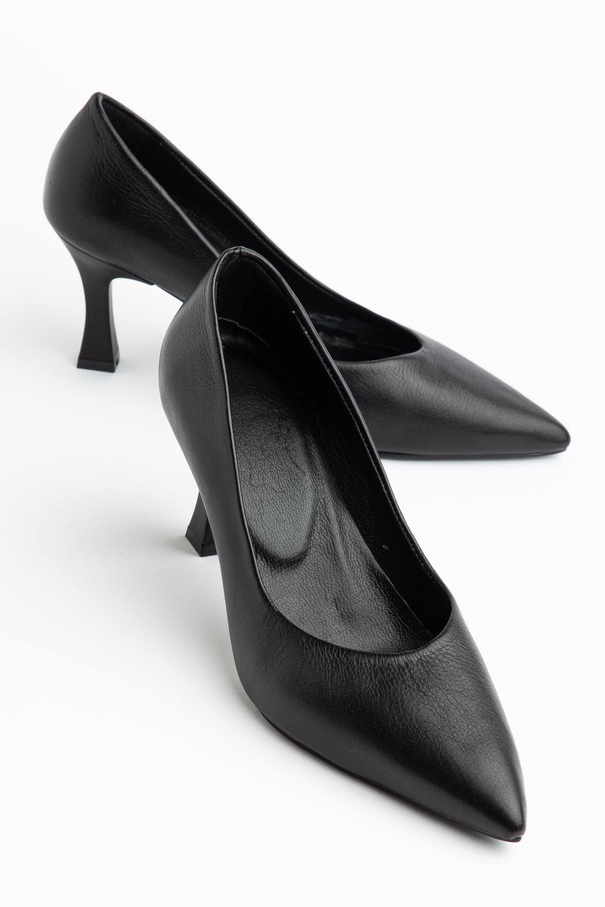 Kadın Siyah Cilt Hakiki Deri Sivri Topuklu Stiletto