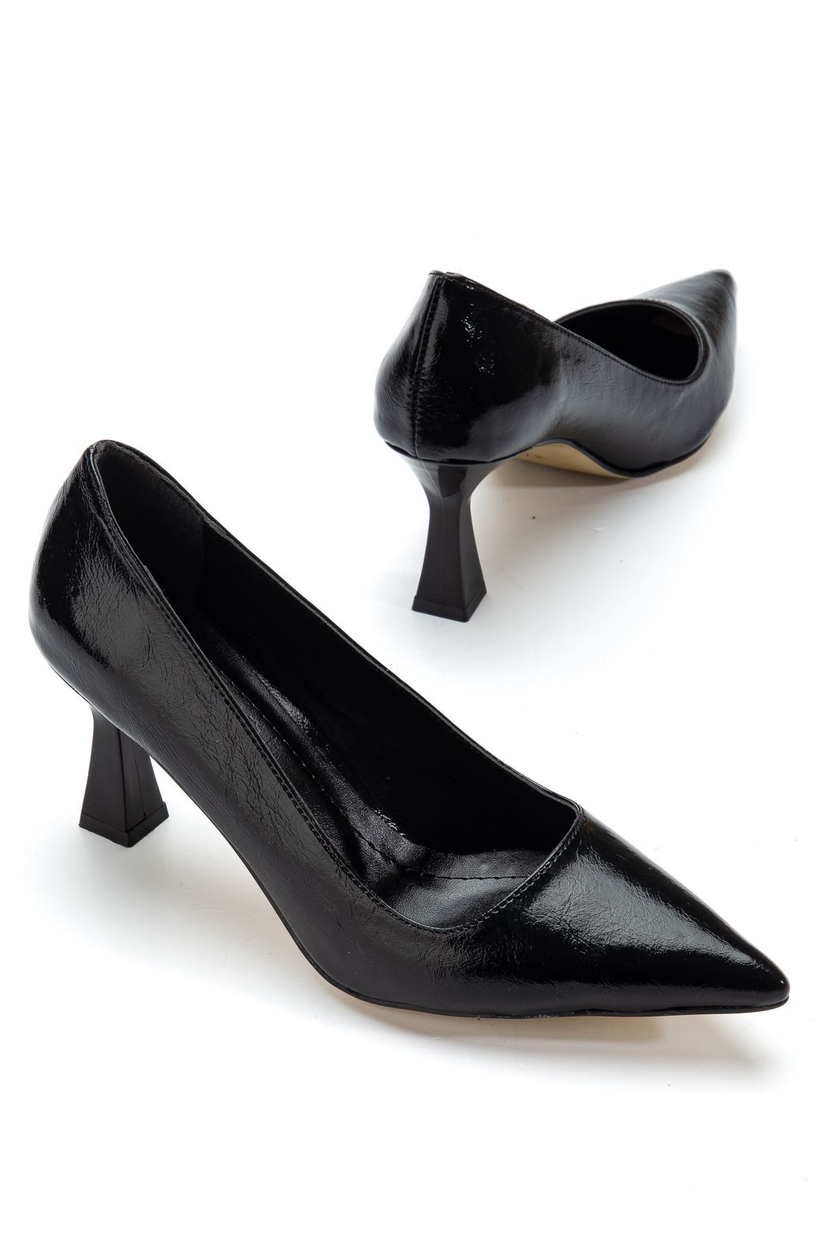 Kadın Siyah Parlak Cilt Sivri Burun İnce Topuklu Stiletto