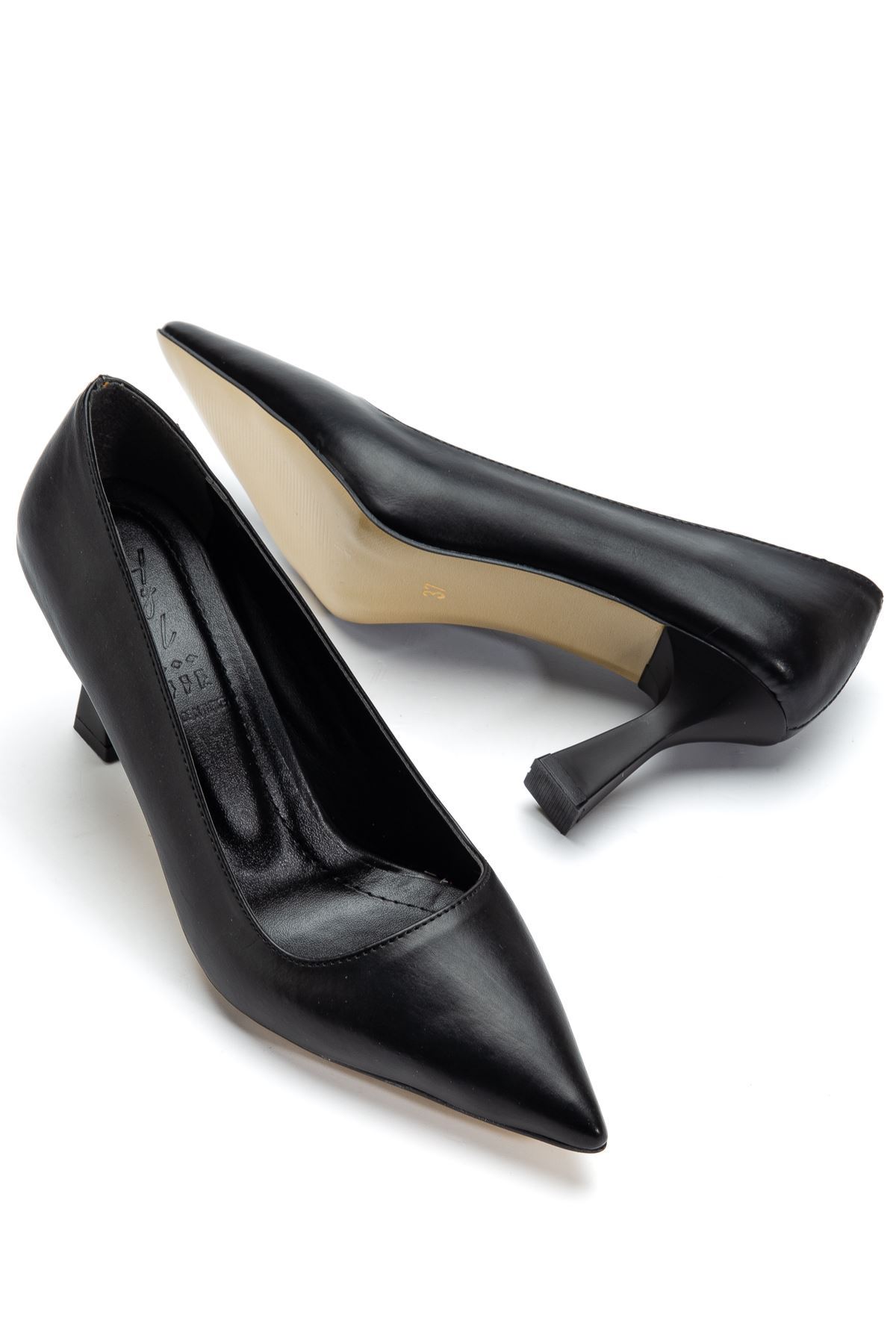 Kadın Siyah Cilt Sivri Burun İnce Topuklu Stiletto