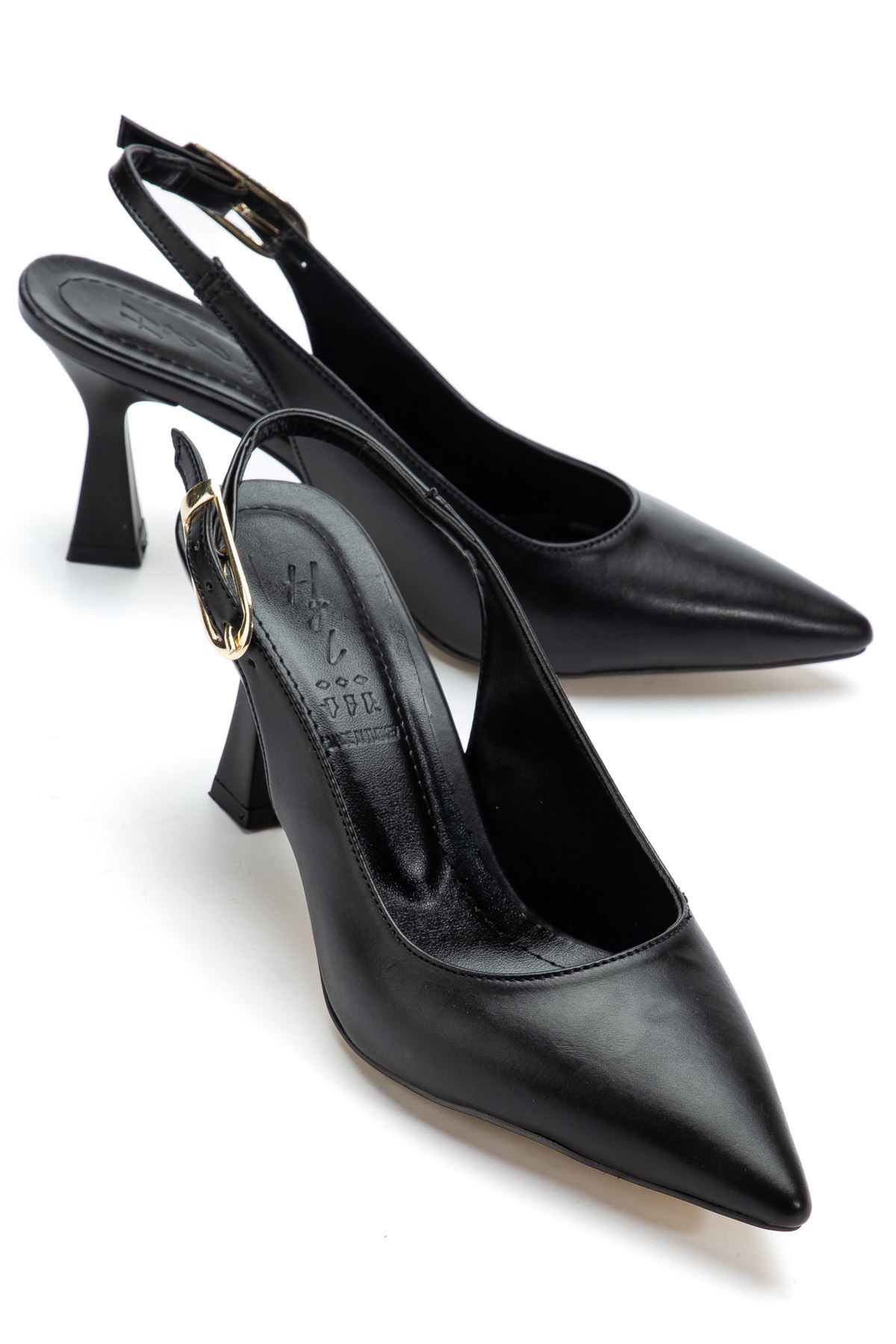 Kadın Siyah Cilt Arka Açık Sivri İnce Topuklu Ayakkabı