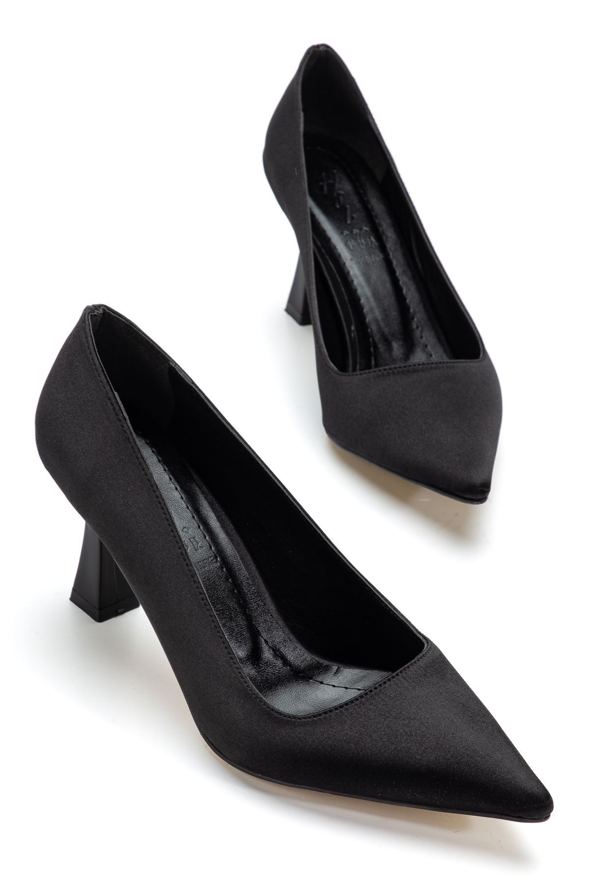 Kadın Siyah Saten Sivri Burun İnce Topuklu Stiletto