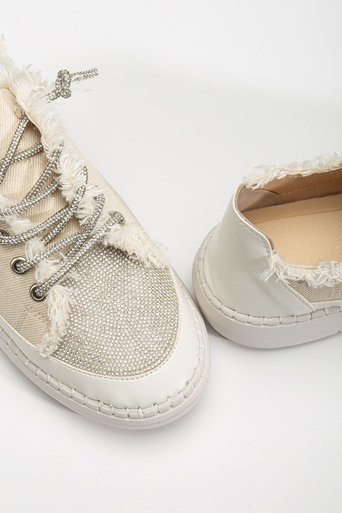 Neva Taşlı Düz Taban Kadın Bej Kot Sneakers