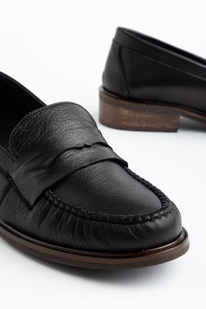 Kadın Siyah Klasik Hakiki Deri Loafer Ayakkabı